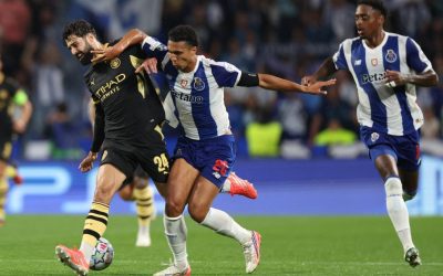 Ligue des champions UEFA : Manchester City force, le FC Porto résiste (mi-temps)