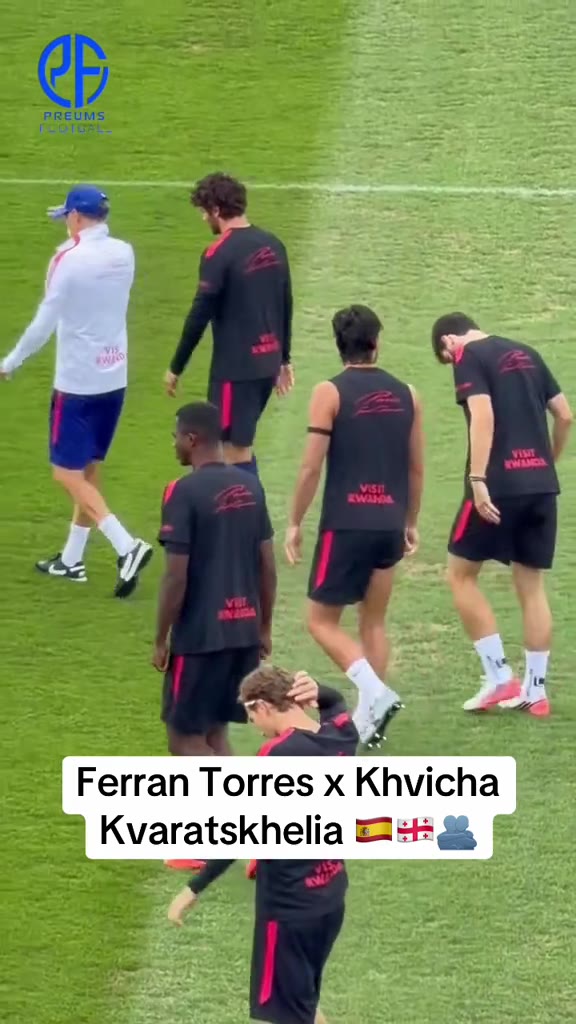 Ferran Torres a trouvé un nouveau meilleur ami  ...