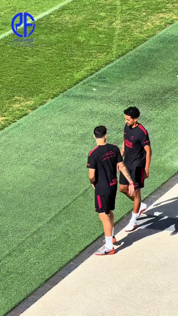 Arrivée des joueurs du PSG pour ce média Day spécial ! ...