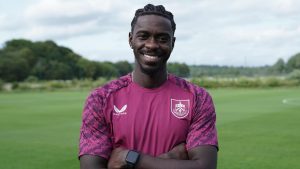 Axel Tuanzebe : Le Congolais rejoint officiellement l’AJ Auxerre