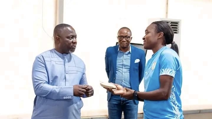 Elim. JO2028 F : 20 000 $ remis à l&rsquo;équipe de la RDC et 5 000 $ par but contre la Côte d’Ivoire promis par le gouverneur
