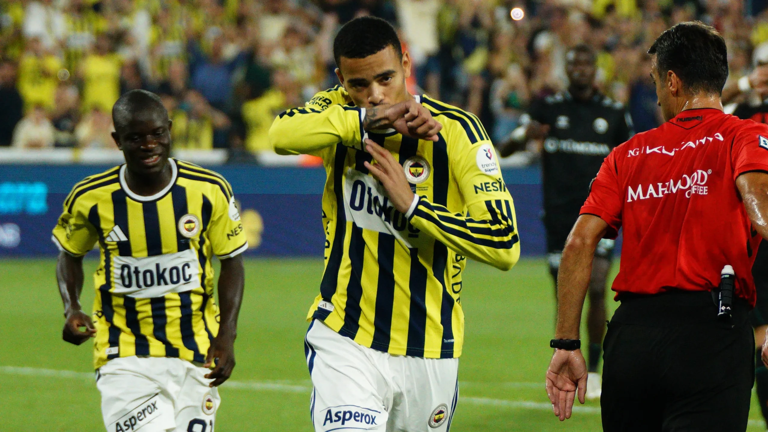 UEFA Champions League: Fenerbahçe lead Slavia Prague at half-time
