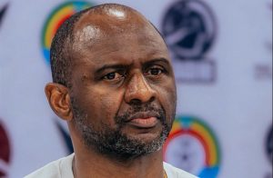 Sénégal : « Il y a 22 millions d’entraîneurs », Vieira répond aux critiques