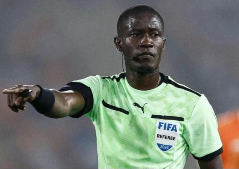 Elim. CAN 2027 : Algérie – Togo, pourquoi la désignation de l&rsquo;arbitre Pierre Atcho va faire polémique ?