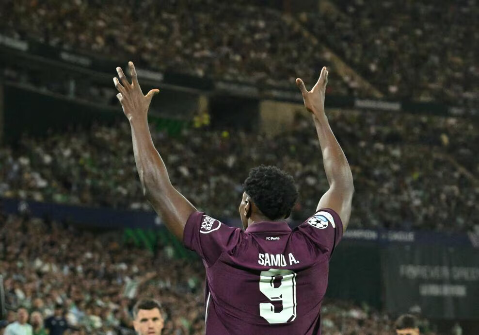 Samu permet au FC Porto de prendre l'avantage devant le Real Betis