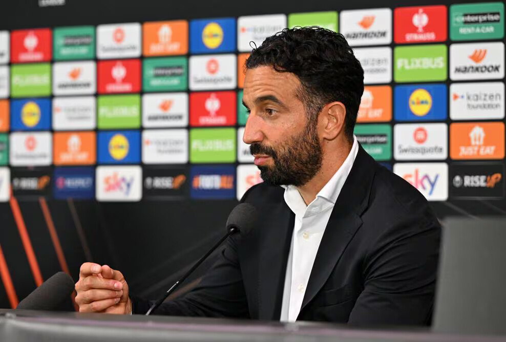 Ruben Amorim, l'entraîneur du Milan AC, présente la stratégie contre Salzburg en Ligue Europa
