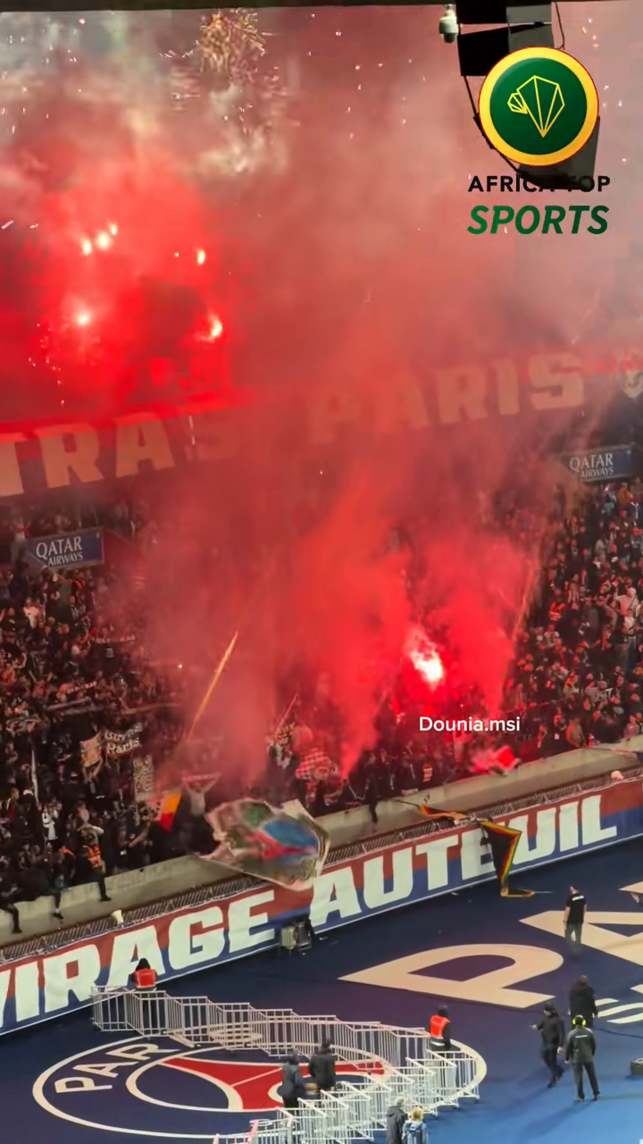 🔴🔵 Les feux d’artifice, les fumigènes, la fête avec les supporters po...