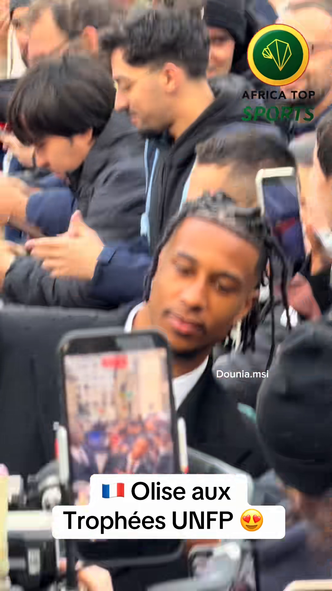 😍 Le public en folie avec l’arrivée de Michael Olise : « Olise Ballon...