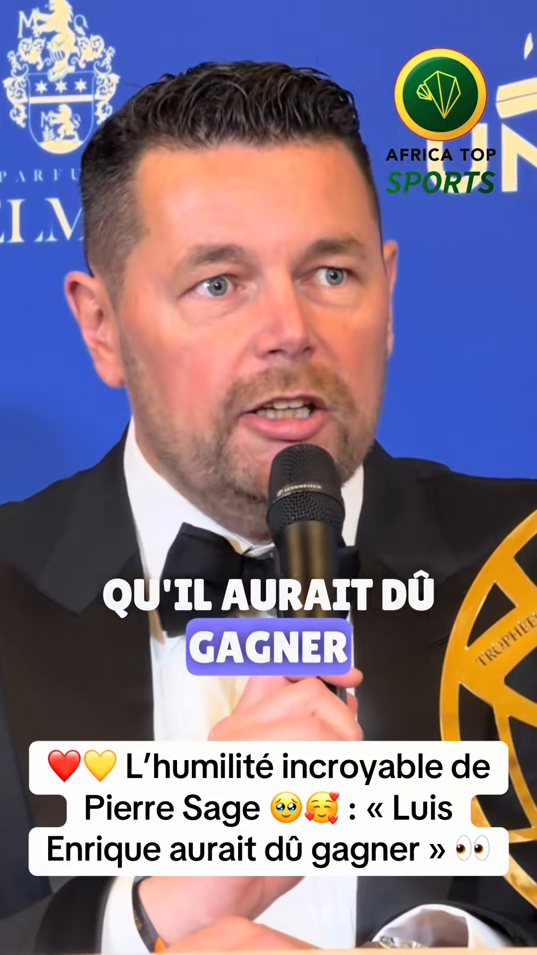 🗣️ Pierre Sage ❤️💛 après avoir remporté le trophée de meilleur entraî...