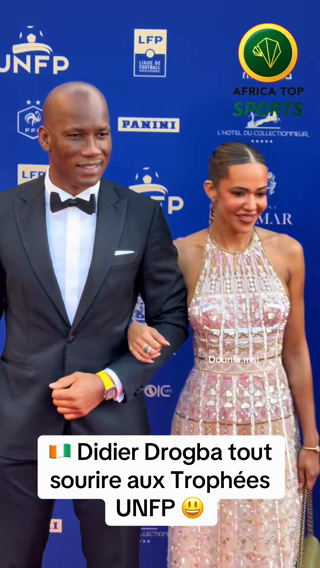 🇨🇮 Didier Drogba tout sourire aux Trophées UNFP 😃 #Drogba